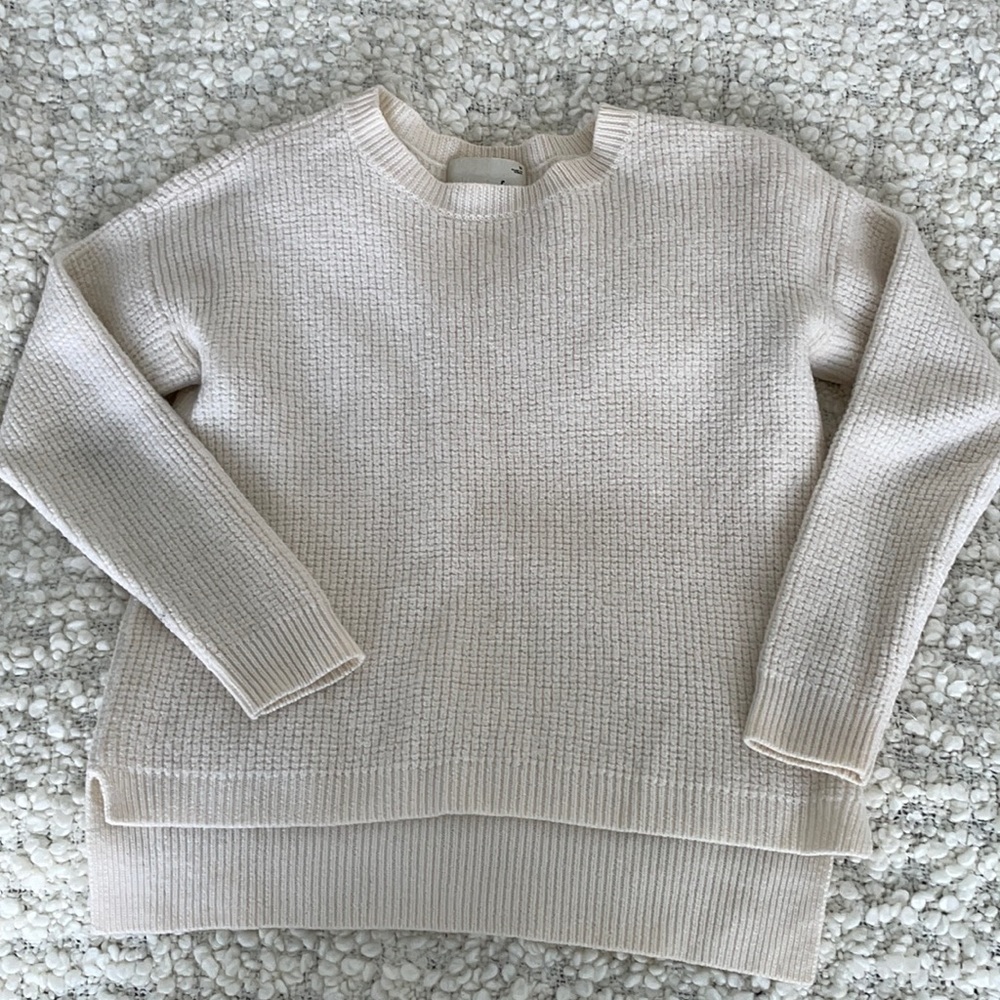 Aritzia Wilfred free sweater